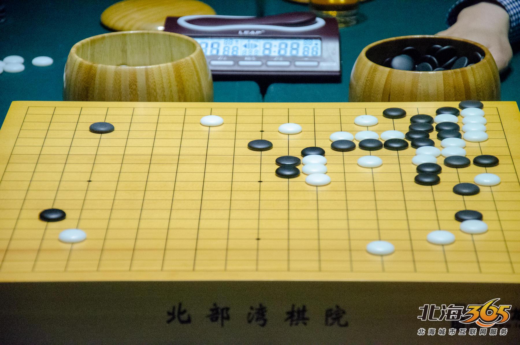 象棋电脑下电脑_象棋电脑软件下载_与电脑下象棋