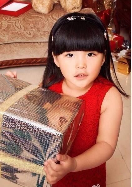 爸爸去哪儿王诗龄偷吻小小志_小小志和王诗龄_王诗龄偷吻小小志