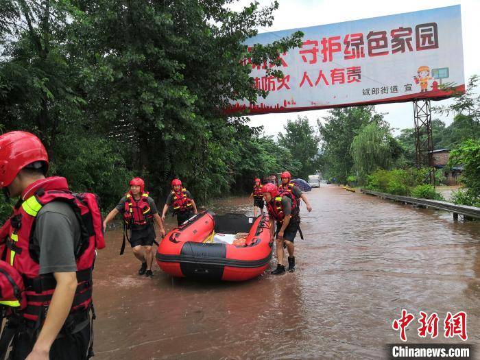 洪水来临组织撤离_洪水撤离_遭遇洪水袭击来不及撤离时