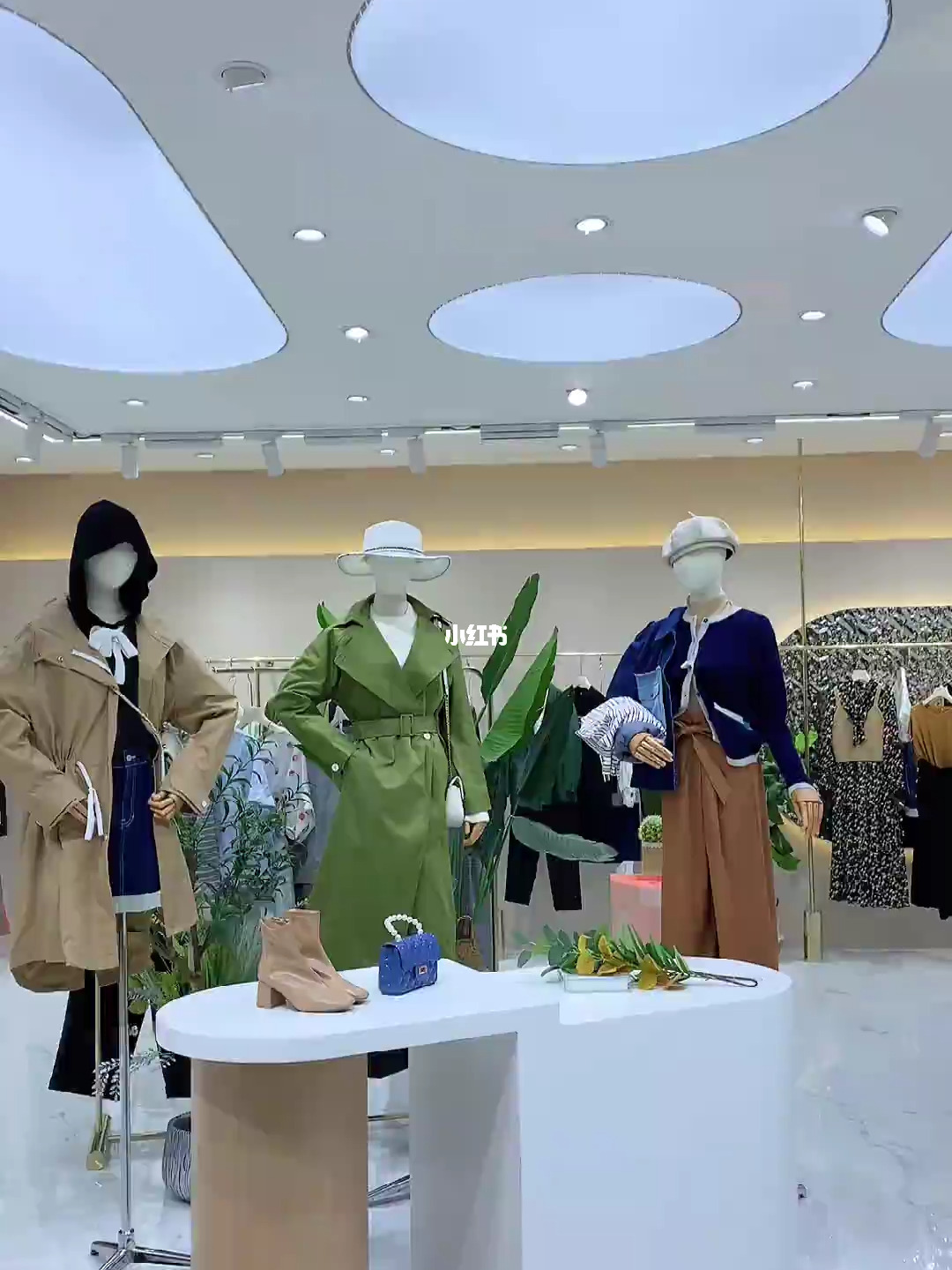 擦去衣服的软件_能抹去衣服的软件_擦一擦就能去除衣服的软件