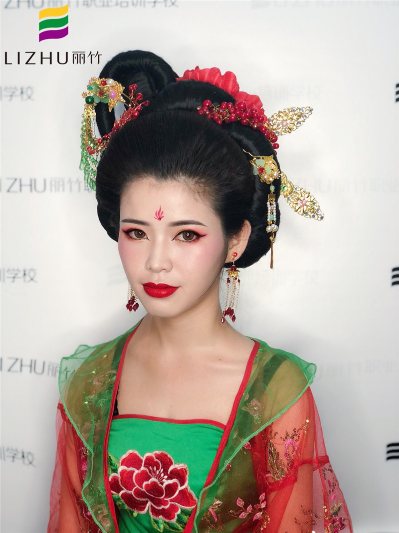 古风化妆小游戏_古装化妆小游戏_古装化妆游戏小说推荐