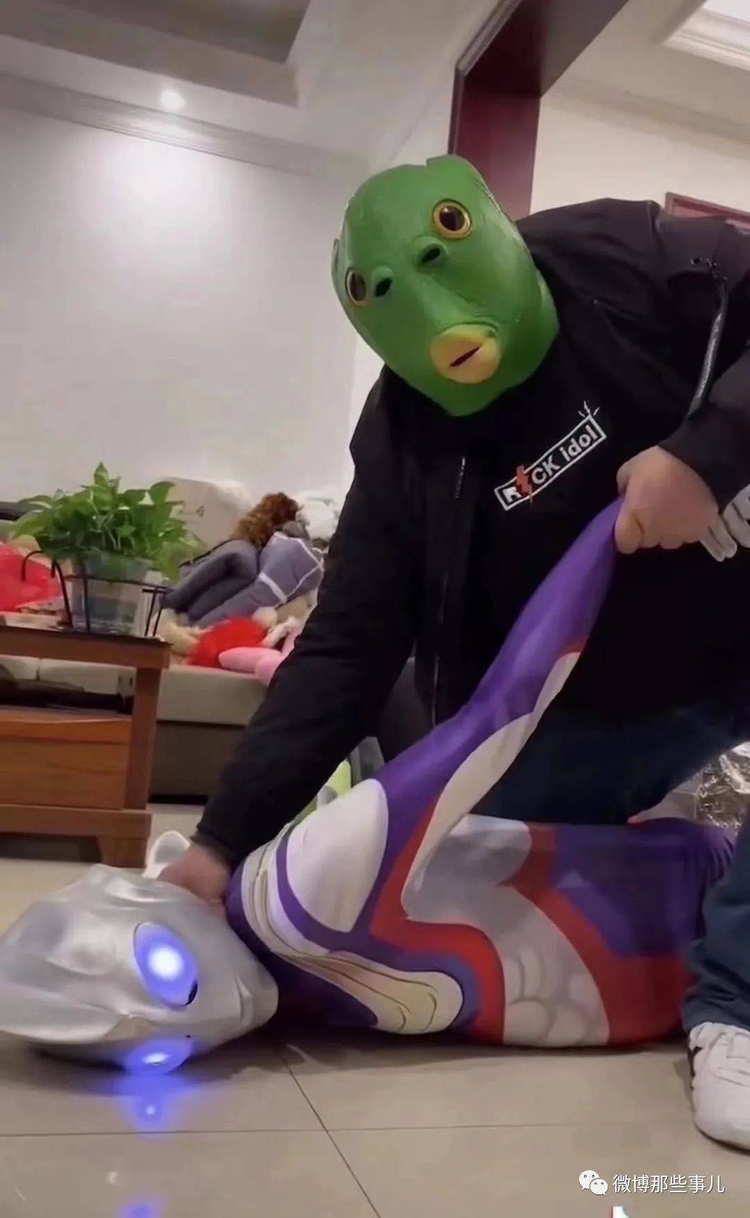 搞笑奥特曼图片头像_奥特曼搞笑图片_搞笑奥特曼图片大全