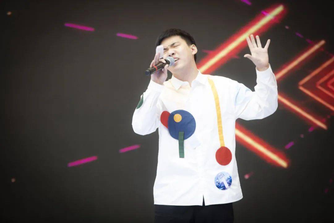 唱作人总决赛冠军是谁_冠军唱的歌_我是唱作人总决赛冠军