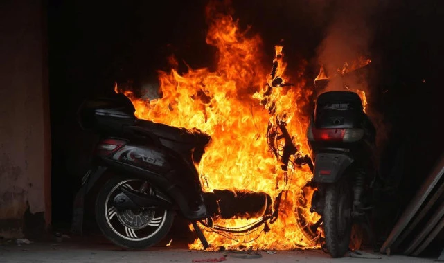手机充电打游戏手机爆炸_手机爆炸充电打游戏有影响吗_手机充电玩游戏爆炸