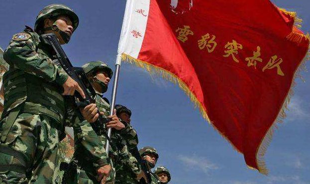 闪电突击队官网正版_闪电突击队游戏下载手机版_闪电突击队破解版无限钻石下载
