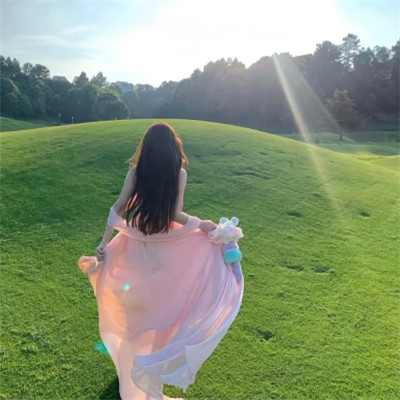 头像背影女生气质范_头像背影女生气质范动漫_qq头像女生背影