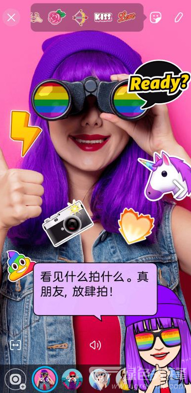 女孩喜欢用手机还是玩游戏-女孩为何更爱手机？玩游戏不及其社交娱乐