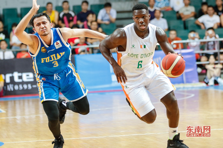 手机版篮球游戏高清图片-手机版篮球游戏，让你在家也能体验NBA级别的激情比赛