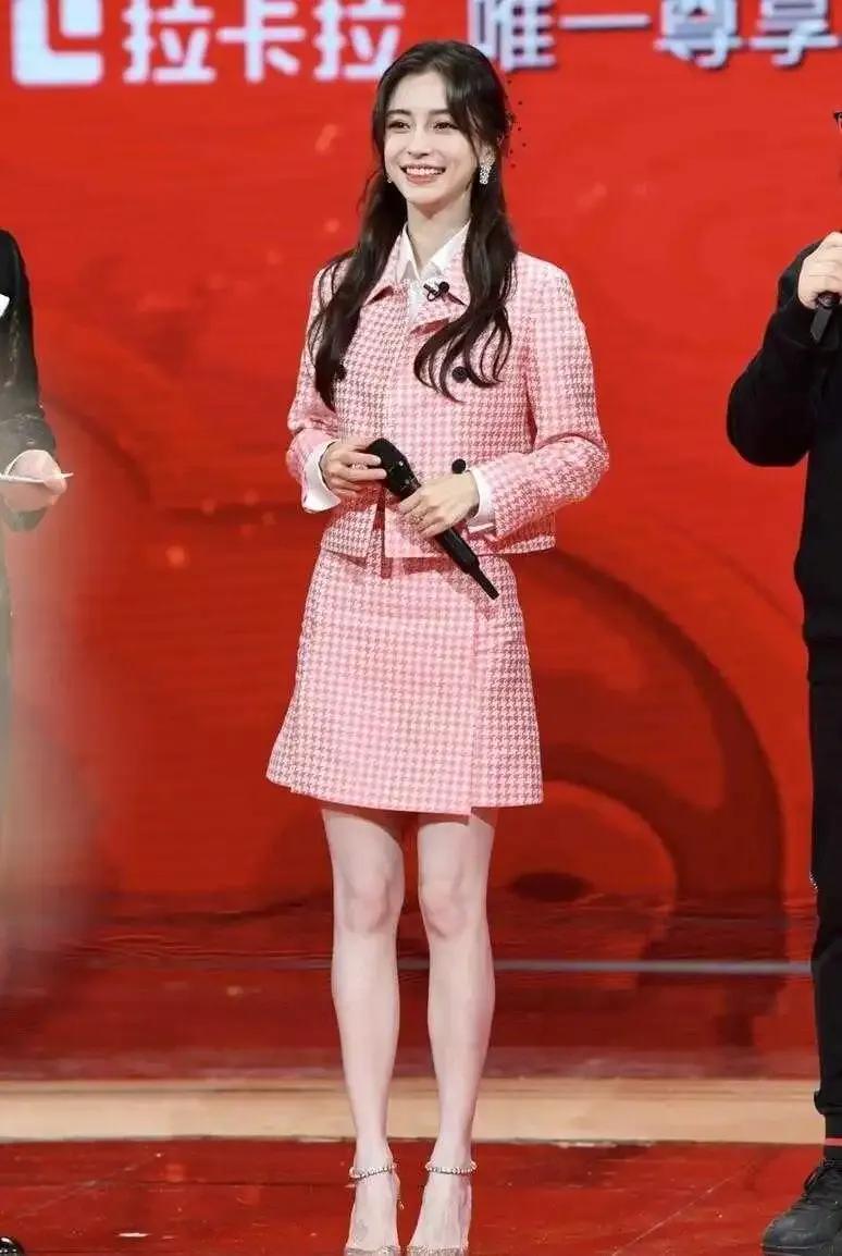 女孩踮脚尖的含义_女孩你为何踮脚尖_女生踮脚尖有什么好处