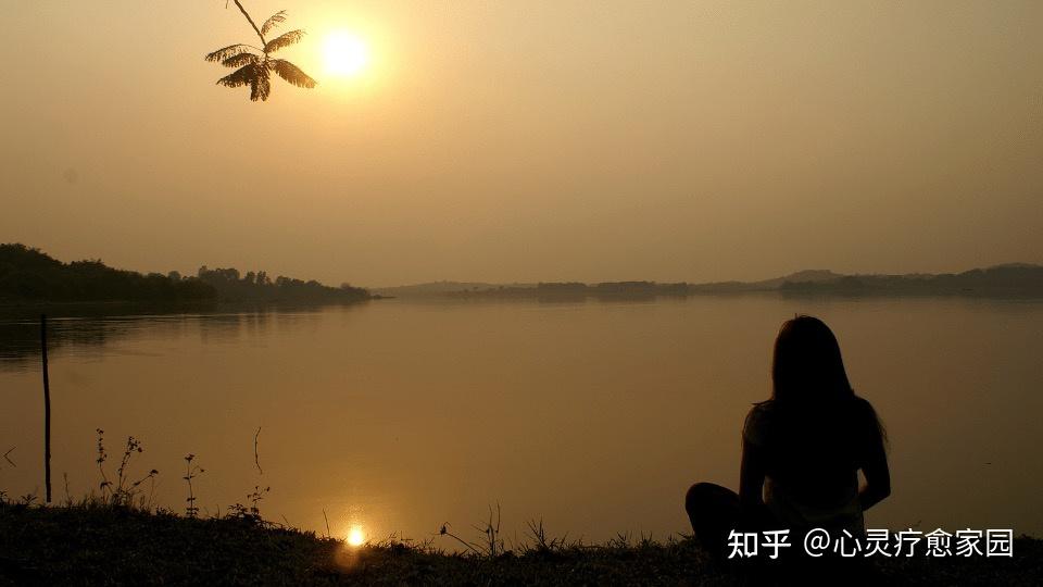 探秘灵媒在线：虚拟神秘世界的新兴力量