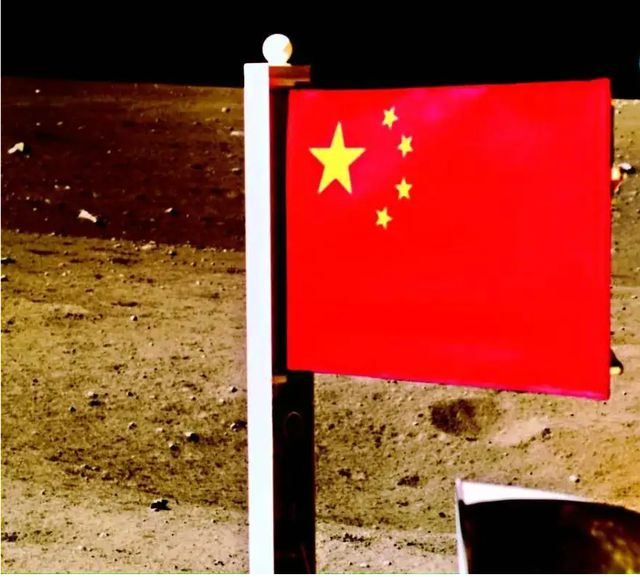 能拍月球表面的手机_可以拍月球的手机_日本手机拍月球的游戏