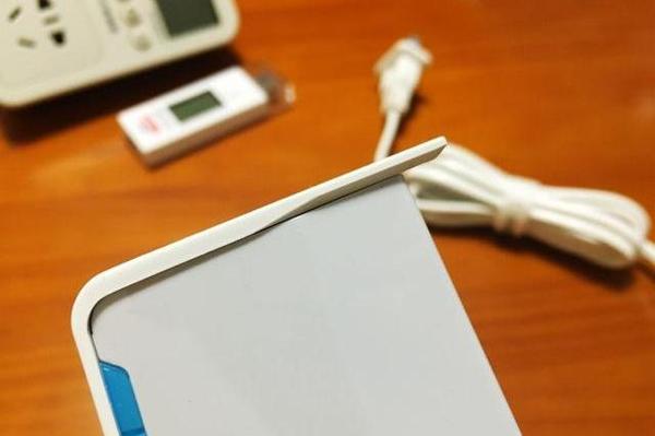 荣耀充满电会自动断电吗_荣耀充满电不拔会怎么样_荣耀手机玩游戏充电充不满