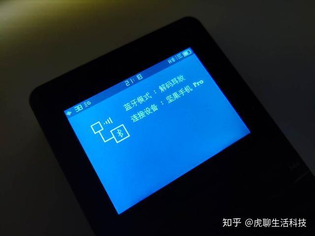 小女孩玩手机游戏_女儿玩游戏摔手机好吗知乎_发现女儿用手机玩游戏