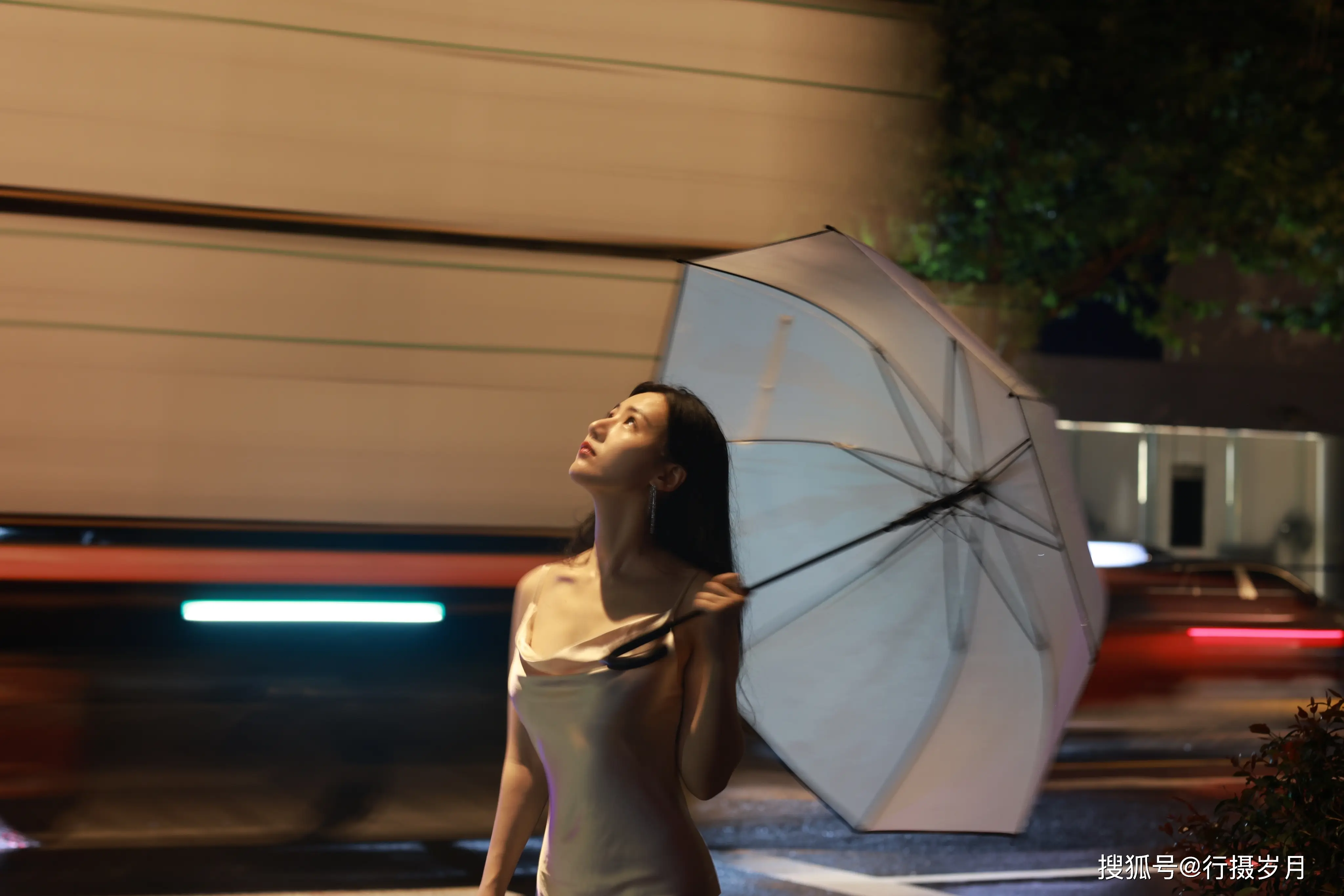 夜下降生巴蒂斯塔_夜下降生_夜下降生的女主角的武器是什么