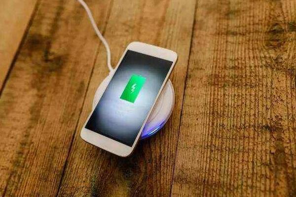 手机3千毫安能玩多久游戏_多少毫安的手机可以玩一天_5000毫安手机打游戏