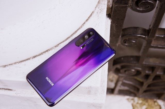 iphone玩游戏的手机_苹果手机玩电视游戏_苹果手机不打游戏不追剧用