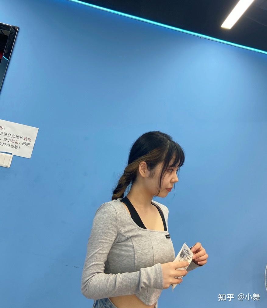 女孩子玩手机游戏_女生爱玩手游_女孩玩游戏要什么手机好