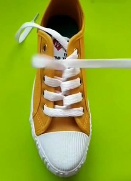 绑鞋带玩法_手机绑鞋带游戏_系鞋带游戏
