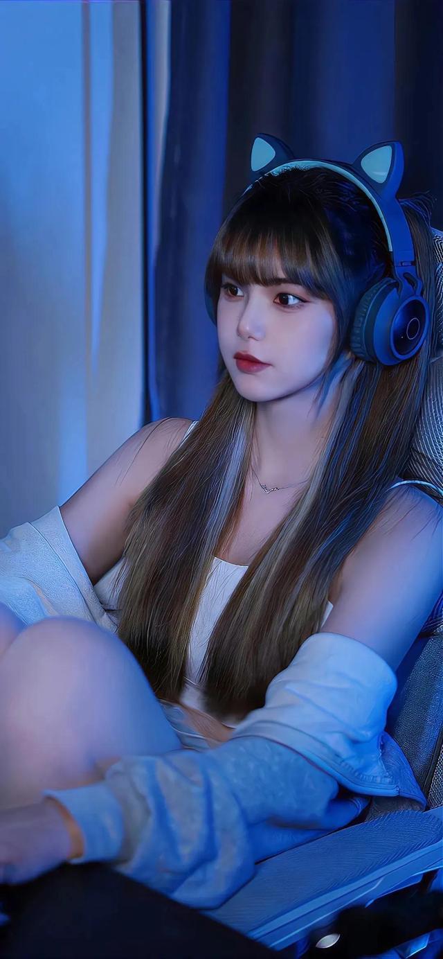 手机美女被褥游戏：视觉与情感的狂欢，你不容错过