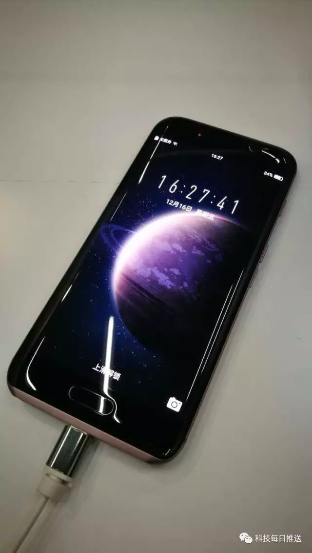 曲面屏手机游戏_曲面屏的手机玩游戏_曲面屏幕游戏手机